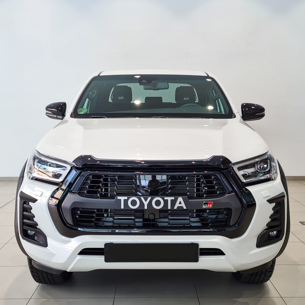 Toyota Hilux 2023 GR Sport Blanca Doble Cabina Nueva Pick up 4x4 en Ourense