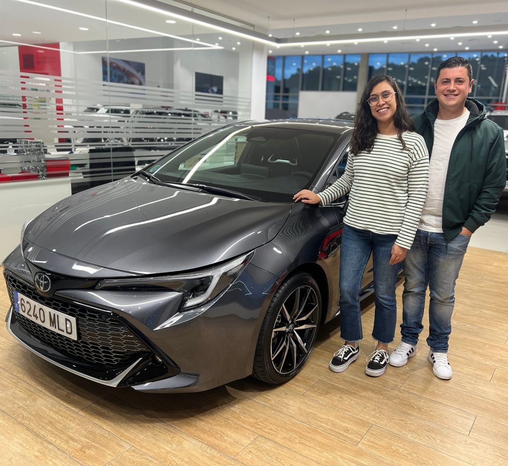 Corolla GR Sport en color Gris Grafito