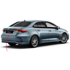 Embellecedor cromado portón trasero Toyota Corolla sedan