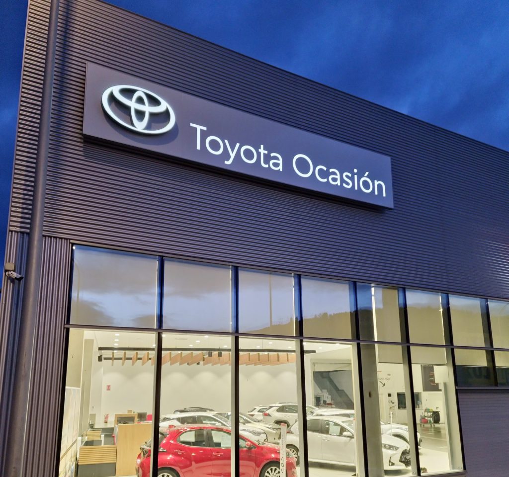 Oferta trabajo en Ourense: vendedor/a Toyota Ocasión